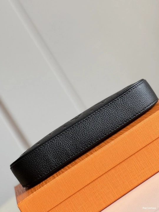 Cheap ON EASY STRAP POUCH LOUIS VUITTON 0722